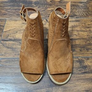 Universal Thread Women's Heel Size 5.5